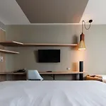 Ibis Sud ホテル 3*