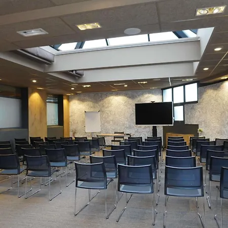 Ibis Sud 3*